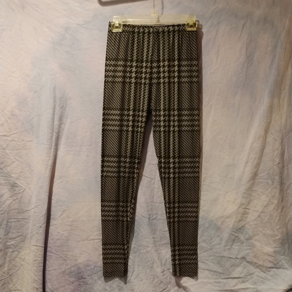Vivs Collection Black and White Houndstooth Leggings
